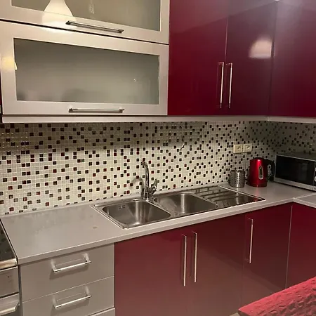 2 Bedroom 100m From