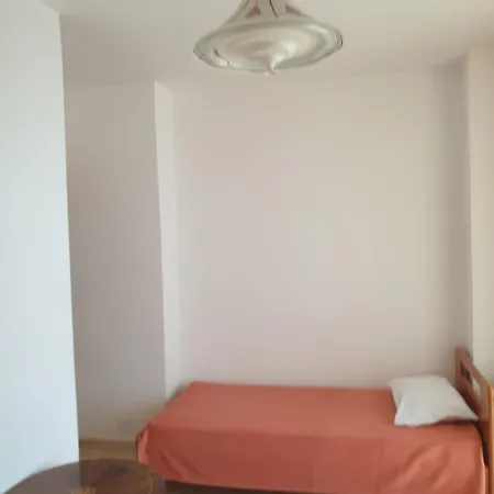 2 Bedroom 100m From Lägenhet