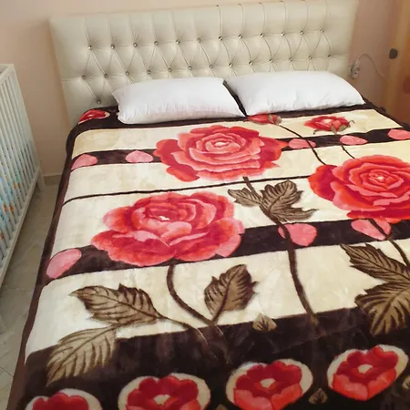 2 Bedroom 100m From Lägenhet Sarandë