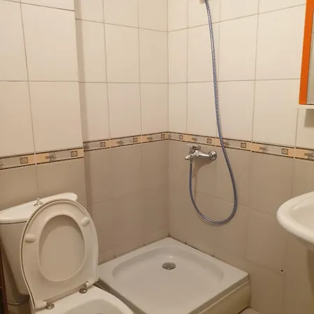 2 Bedroom 100m From * Sarandë